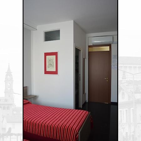 Bed and Breakfast Il Corso Новара Экстерьер фото